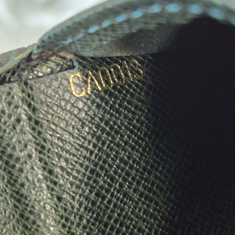 AUTHENTIC Louis Vuitton Taiga Wallet - Picture 3 of 13